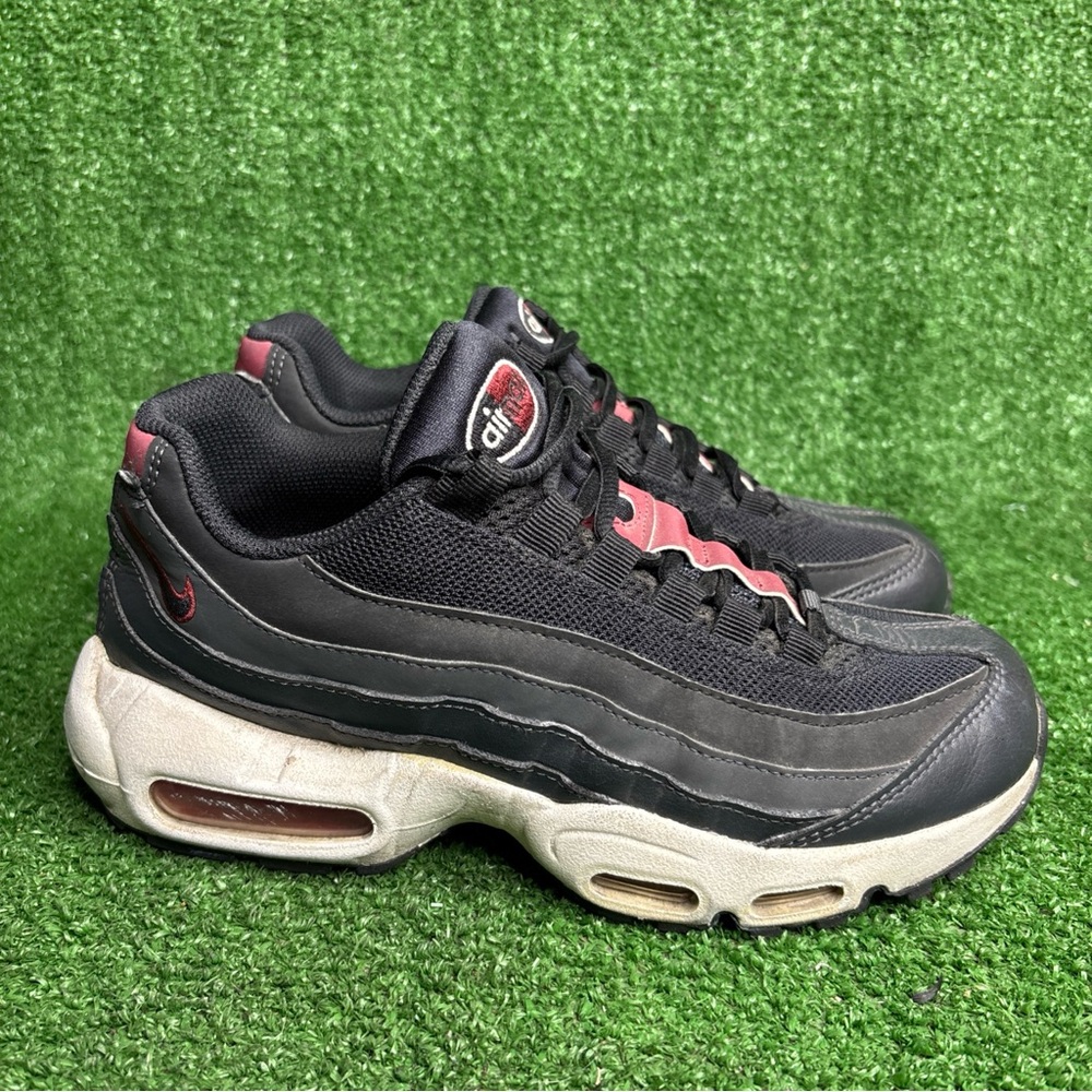 Nike Air Max 95‎ Recraft Black Anthracite Team Red Womens 7.5 (6Y) CJ3906-015